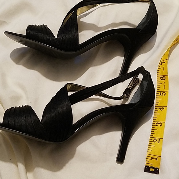 Touch of Nina Black heals - Picture 5 of 5